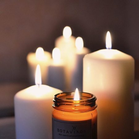 candles-7304948_1280